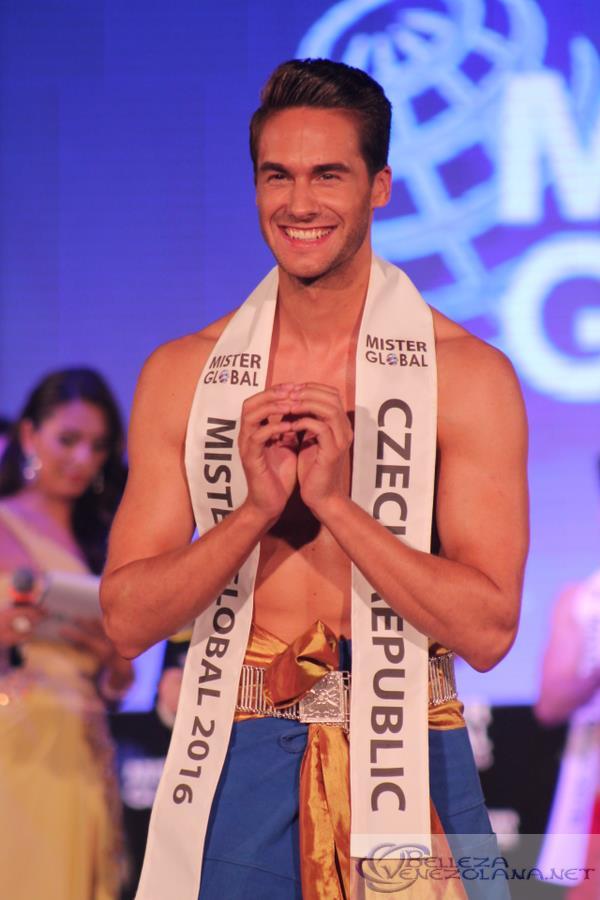 fotos final mr. global 2016. - Página 51 Tumblr_o8ngg8SbNk1ttv0wmo1_1280