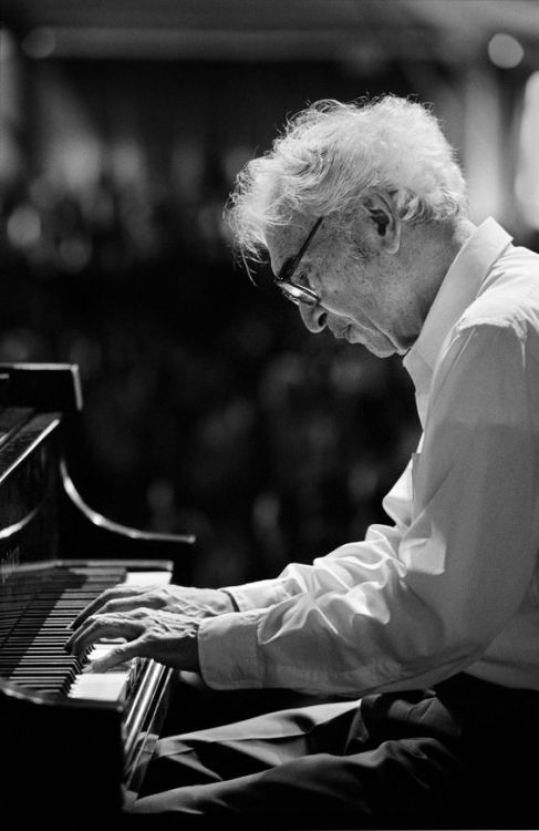 Dave Brubeck : Take five (jazz) Tumblr_omx6hcBpjy1r1vfbso1_500