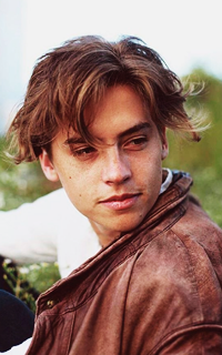 Cole Sprouse Tumblr_omo7rtMUvq1sill5mo4_250