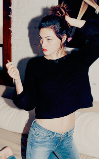 Phoebe Tonkin - Avatars Tumblr_n7zsm5vEPq1spk7buo5_250