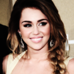 —Miley Cyrus❀.  Tumblr_inline_mrphq8qJrU1qz4rgp