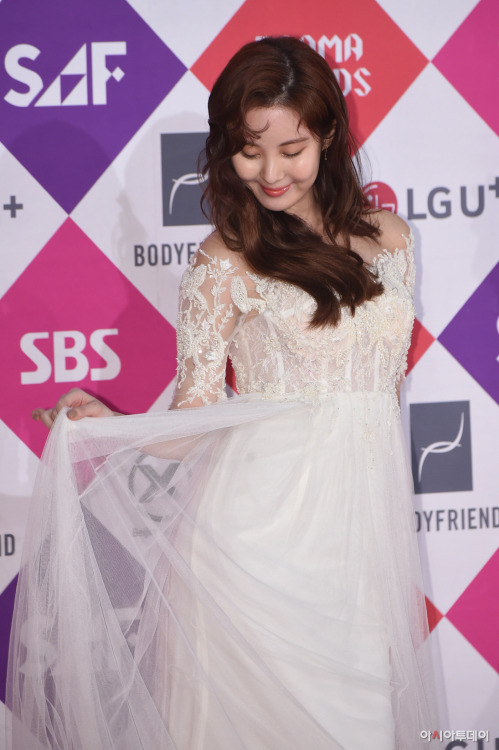 [PIC][31-12-2016]SeoHyun tham dự "SBS Drama Awards 2016" vào tối nay Tumblr_oj22jp5zn41sewbc1o1_500