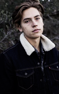 Cole Sprouse Tumblr_omo7qfQbX11sill5mo7_250