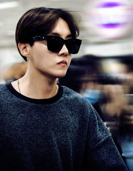 ;jung hoseok❞ Tumblr_ny5s9y6zX01rao536o1_540