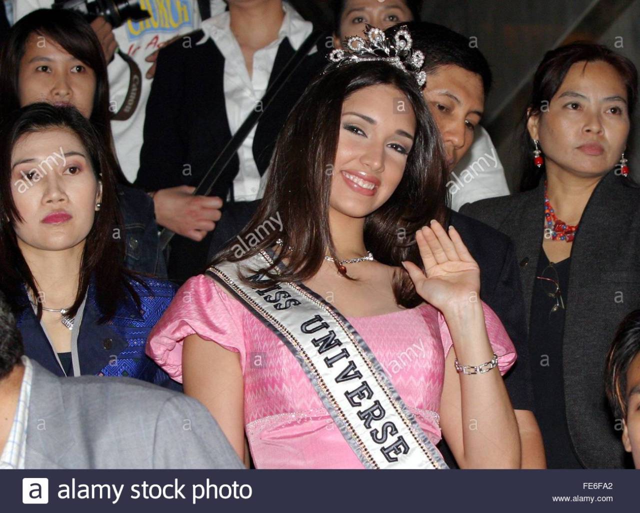 birthday de amelia vega, miss universe 2003. - Página 2 Tumblr_og9q9vZJQy1s1sulio1_1280