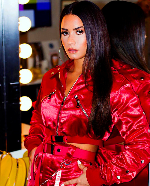 demetria lovato.  - Página 75 Tumblr_oww4ptPFIM1reblqyo1_500