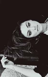 Phoebe Tonkin - Avatars Tumblr_n7zshymTd51spk7buo7_250