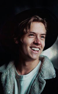 Cole Sprouse Tumblr_omo7t3RMRU1sill5mo8_250