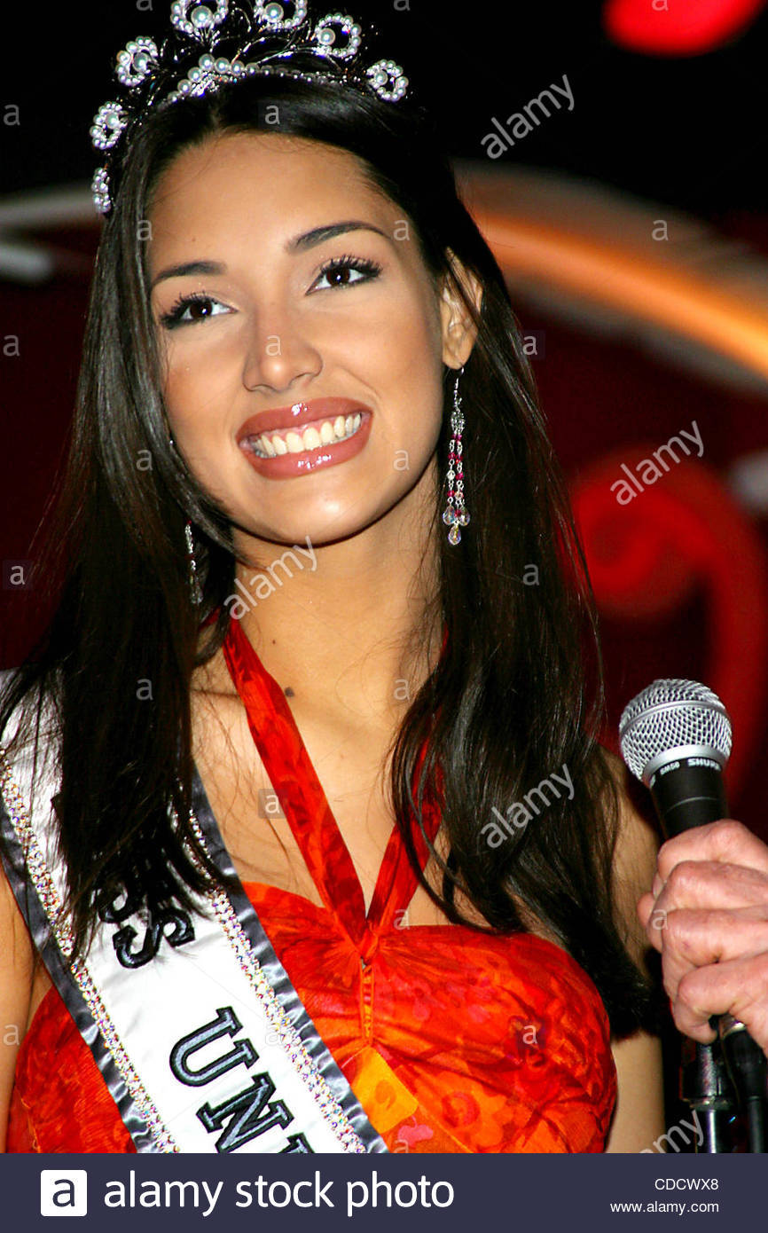 birthday de amelia vega, miss universe 2003. - Página 2 Tumblr_og9ptu3R3W1s1sulio1_1280