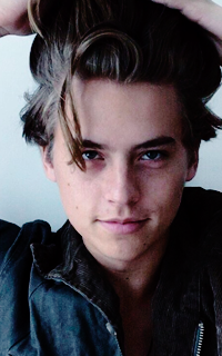 Cole Sprouse Tumblr_omo7vl6n7O1sill5mo5_250