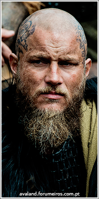 Travis Fimmel 19892386_Zi6R8