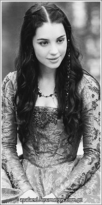 Adelaide Kane 18534116_qOBaD