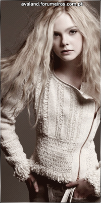 Elle Fanning  17692405_uChf9