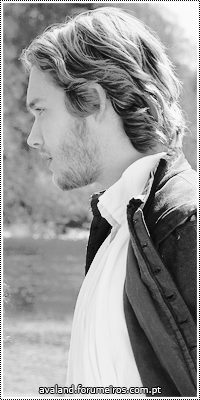 Toby Regbo 18146119_kq9JE