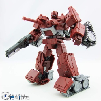 [Masterpiece Tiers] BADCUBE OTS-04 WARDOG aka WARPATH - Sortie Mai 2015 - Page 3 1Bhym0WE