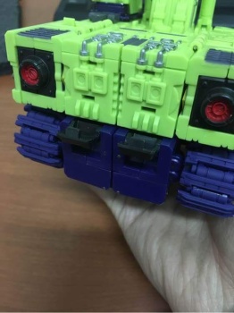 [Toyworld] Produit Tiers - Jouet TW-C Constructor aka Devastator/Dévastateur (Version vert G1 et jaune G2) - Page 3 5vR4ZzS3