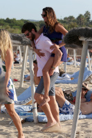 Nina Dobrev with her boyfriend Austin Stowell in Saint-Tropez (July 24) 8oTdtuyb