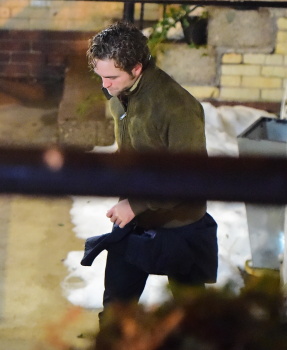 28 Enero - Nuevas Fotos de Rob en NY, hoy!!!! CrnRaK2B