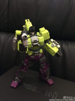 [Combiners Tiers] GENERATION-TOY GRAVITY BUILDER aka DEVASTATOR - Sortie 2015-2016 - Page 8 EDM7FPLR