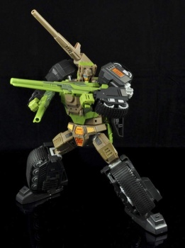 [Masterpiece Tiers] MAKETOYS MTRM-04 IRON WILL aka HARDHEAD - Sortie Fevrier 2016 - Page 3 H610RWCA