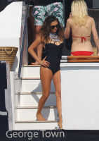 Nina Dobrev vacationing with friends in Saint-Tropez (July 21) P2fTc0f0