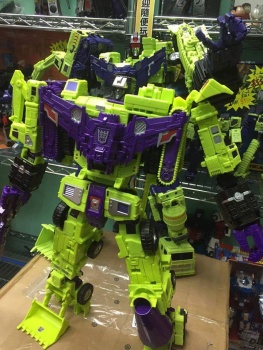 [Combiners Tiers] TOYWORLD TW-C CONSTRUCTOR aka DEVASTATOR - Sortie 2016 - Page 9 UbFoDduR