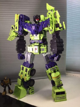 [Combiners Tiers] TOYWORLD TW-C CONSTRUCTOR aka DEVASTATOR - Sortie 2016 - Page 15 WFAFPncW