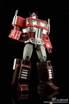 [Masterpiece Takara Tomy] MP-10R BATHING APE RED CAMO OPTIMUS PRIME - Sortie Novembre 2015 - Page 2 Zs6ChPrF