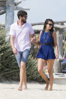 Nina Dobrev with her boyfriend Austin Stowell in Saint-Tropez (July 24) BcSw4UzA