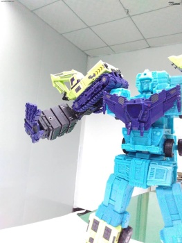 [Toyworld] Produit Tiers - Jouet TW-C Constructor aka Devastator/Dévastateur (Version vert G1 et jaune G2) - Page 2 ESIeAdJu