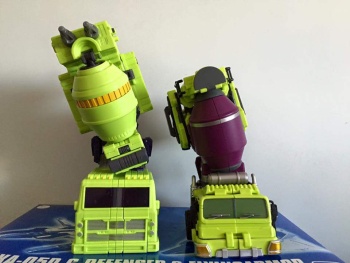 [Toyworld] Produit Tiers - Jouet TW-C Constructor aka Devastator/Dévastateur (Version vert G1 et jaune G2) - Page 5 HcSzfE5F