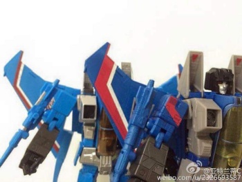 [Masterpiece] MP-11T Thundercracker/Coup de tonnerre (Takara Tomy et Hasbro) - Page 2 Hrigwtax