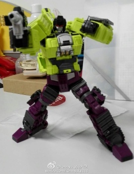 [Combiners Tiers] GENERATION-TOY GRAVITY BUILDER aka DEVASTATOR - Sortie 2015-2016 - Page 8 IQSfSudF