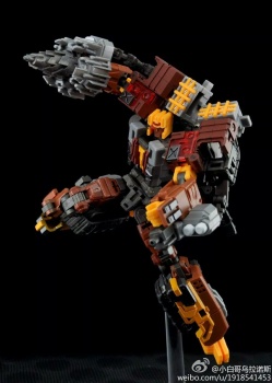 [Combiners Tiers] MAKETOYS QUANTRON aka COMPUTRON - Sortie Aout 2014 IRVxXTj9