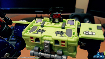 [Toyworld] Produit Tiers - Jouet TW-C Constructor aka Devastator/Dévastateur (Version vert G1 et jaune G2) - Page 5 LjU9pIkw