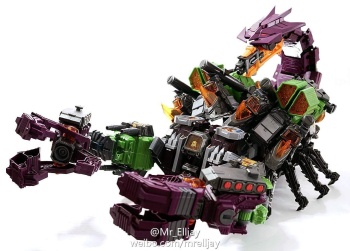 [Masterpiece Tiers] MAKETOYS MCB-03 PANDINUS aka SCORPONOK - Sortie Avril 2016 - Page 4 MDm7nyXK