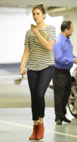  Nina Dobrev heads to a medical building chatting on her cell (June 03) NDAT5Zwi