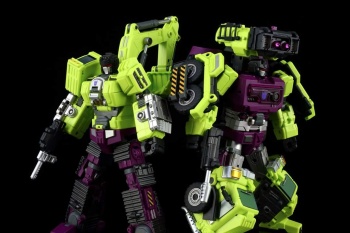 [Combiners Tiers] GENERATION-TOY GRAVITY BUILDER aka DEVASTATOR - Sortie 2015-2016 - Page 9 QvYD7BC8