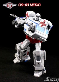 [Masterpiece Tiers] TFC OS-03 MEDIC aka RATCHET - Sortie Septembre 2015 U6xumaAZ