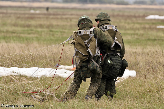 صور اليوم الاربعاء 12 اكتوبر 2011 137AirborneRegiment32-640x427