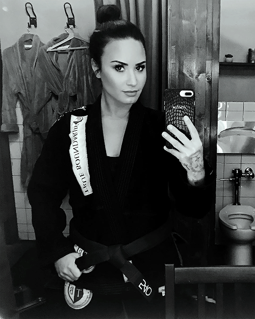 demetria lovato.  - Página 100 Tumblr_p4cpctVSVI1reblqyo1_500