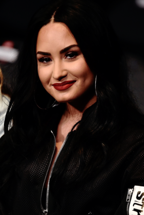 demetria lovato.  - Página 98 Tumblr_p52w4arVhj1reubyfo1_500