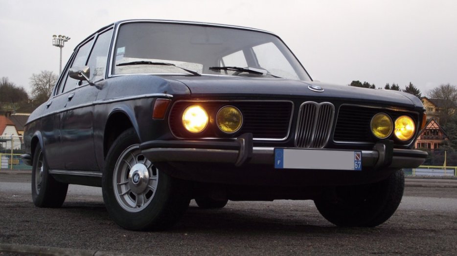 Le connard's BMW 2800 E3 : restauration 101 3130161894_2_2_J4Jv1wrD