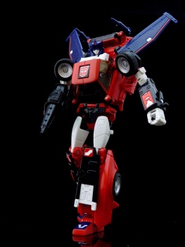 [Masterpiece Takara Tomy] MP-26 ROAD RAGE - Sortie Décembre 2015 - Page 2 0q2S9cQJ