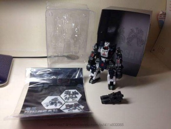 [Combiners Tiers] FANSPROJECT SAURUS RYU-OH aka DINOKING - Sortie 2015-2016 - Page 2 1383BTN2