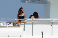 Nina Dobrev vacationing with friends in Saint-Tropez (July 21) 3pCuyog5