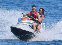 Nina Dobrev and Asustin Stowell enjoy the ocean off the cost the French Riviera (July 26) 6KELlzs7