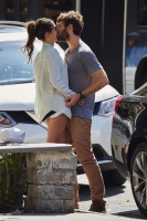 Nina Dobrev and Austin Stowell in NYC (August 13) 8LZz2RqU