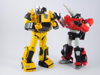 [Masterpiece Tiers] OMNIGONIX V-01 SPINOUT aka SUNSTREAKER - Sortie Début 2016 - Page 4 8ZWnduhw