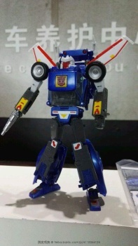 [Masterpiece] MP-25 Tracks/Le Sillage (bleu) ― MP-25L LoudPedal/Tapageur (noir) ― MP-26 Road Rage/Rageuse (rouge) - Page 3 A9akV1Dg